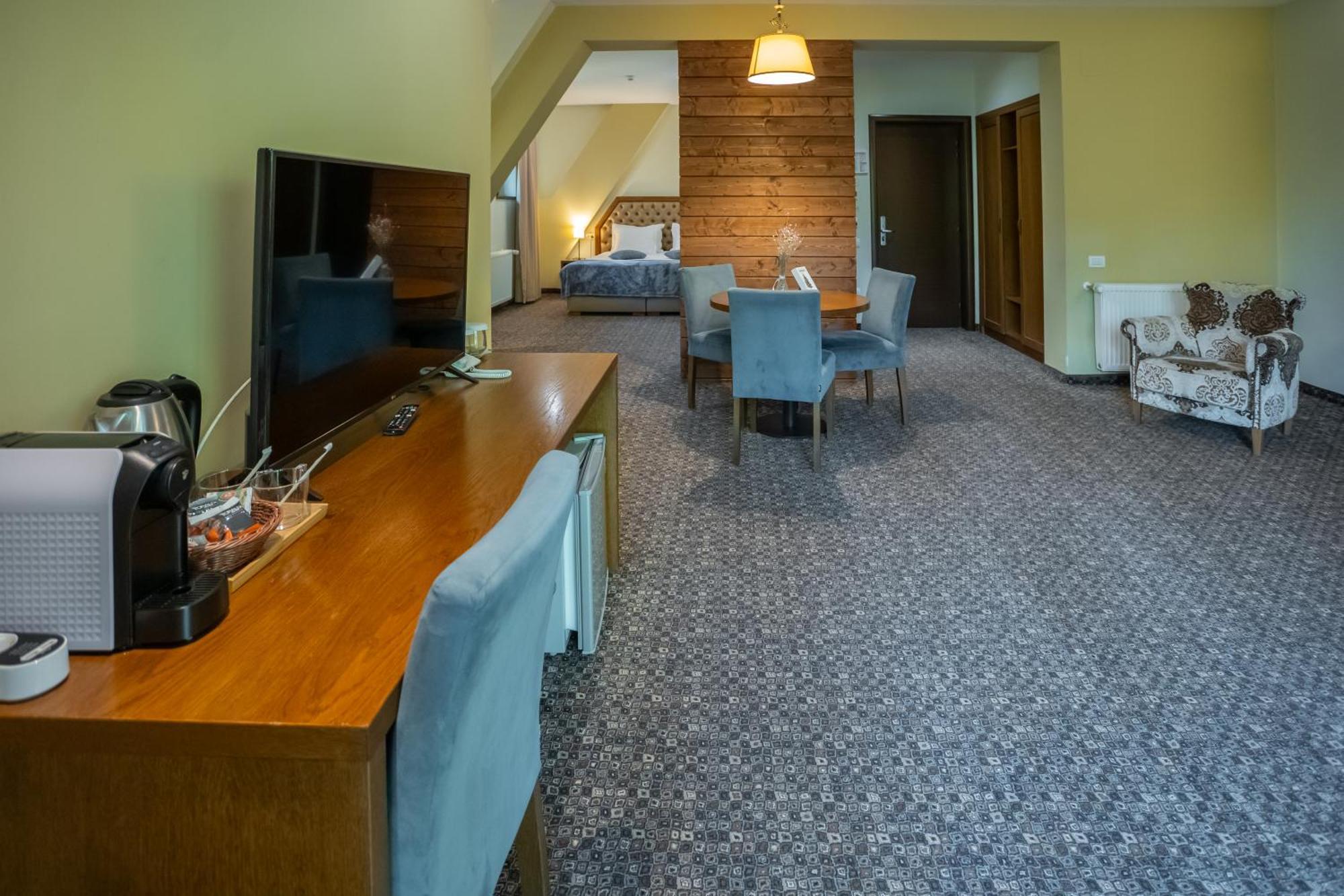 Opus Villa ซินายา ภายนอก รูปภาพ Suite room