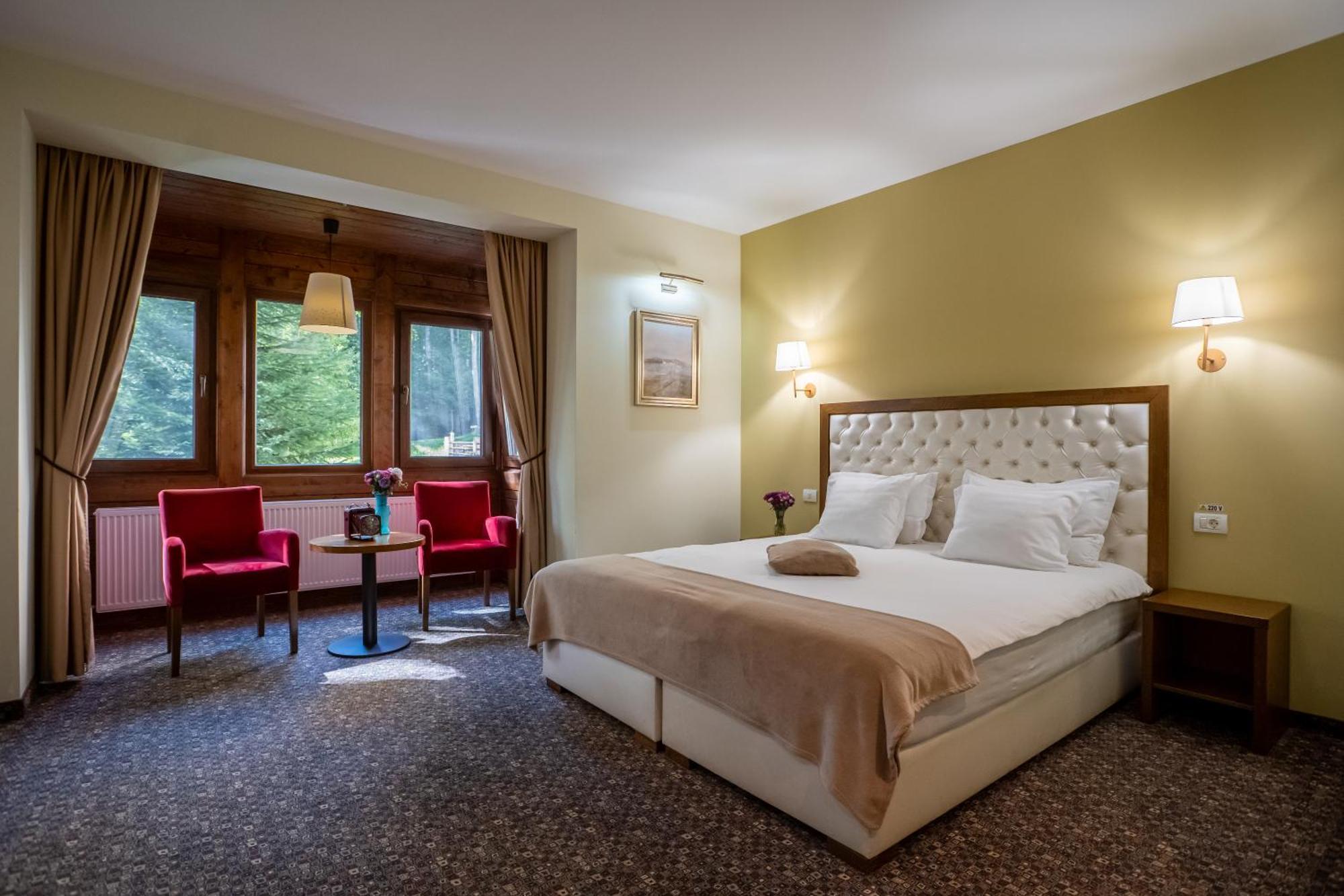 Opus Villa ซินายา ภายนอก รูปภาพ A room at the hotel
