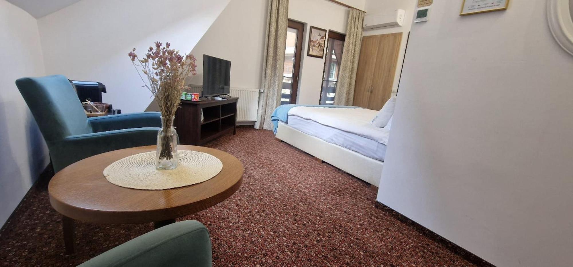 Opus Villa ซินายา ภายนอก รูปภาพ A room at the hotel